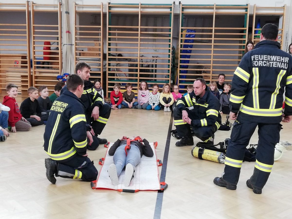 Feuerwehrübung Volksschule Forchtenstein 01